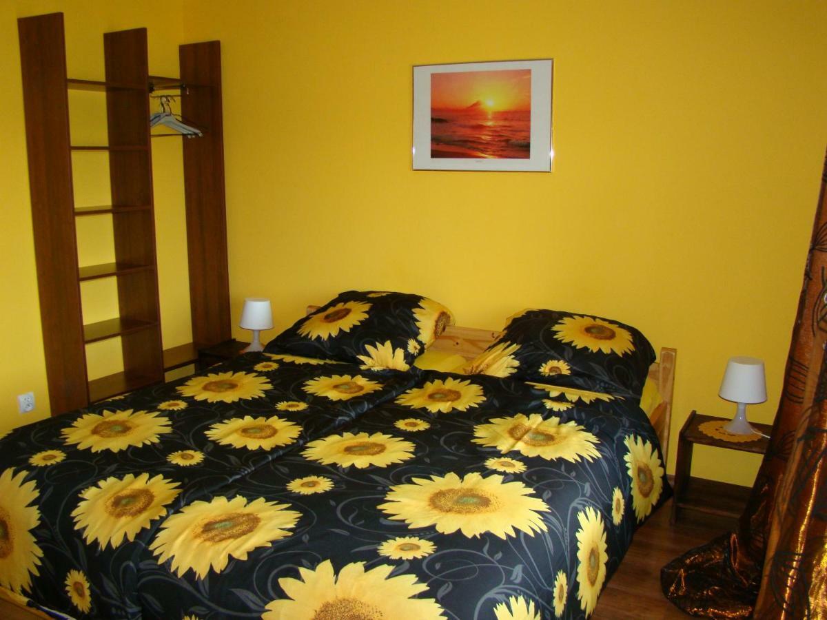 Pokoje Przy Kominie Piecki  Exterior foto